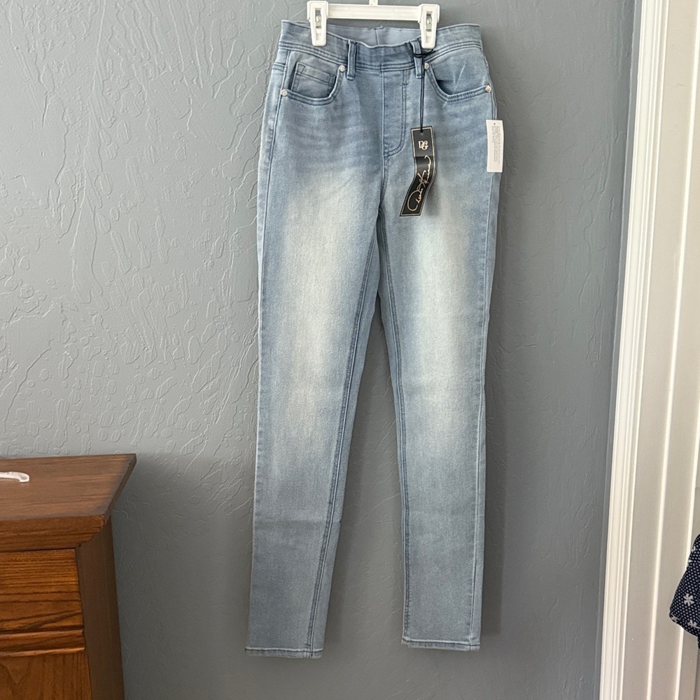 DG2 by Diane Gilman Light Wash Skinny Jeans